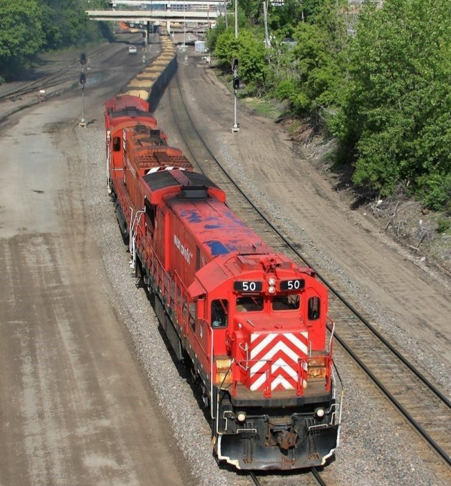 international rail freight for photovoltaic equipment transportation